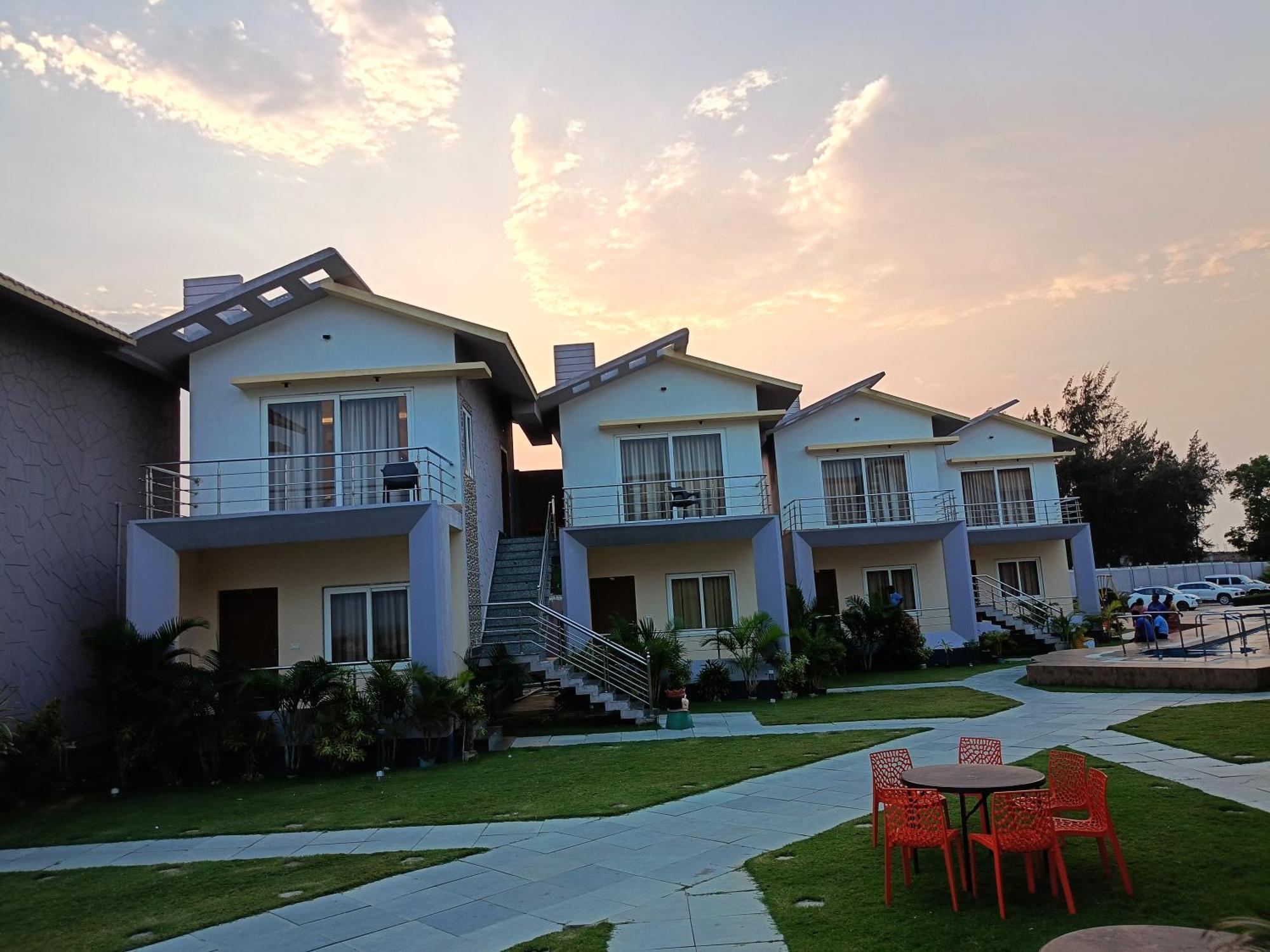 Parth King Beach Resort 만다르모니 외부 사진