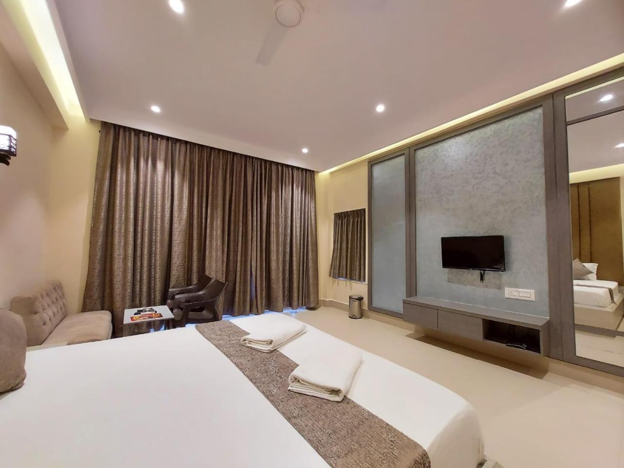 Parth King Beach Resort 만다르모니 외부 사진